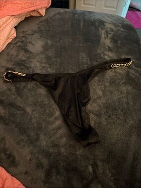 Victoria's Secret Black Thong Panty with Gold Chain Accents Sz: XL